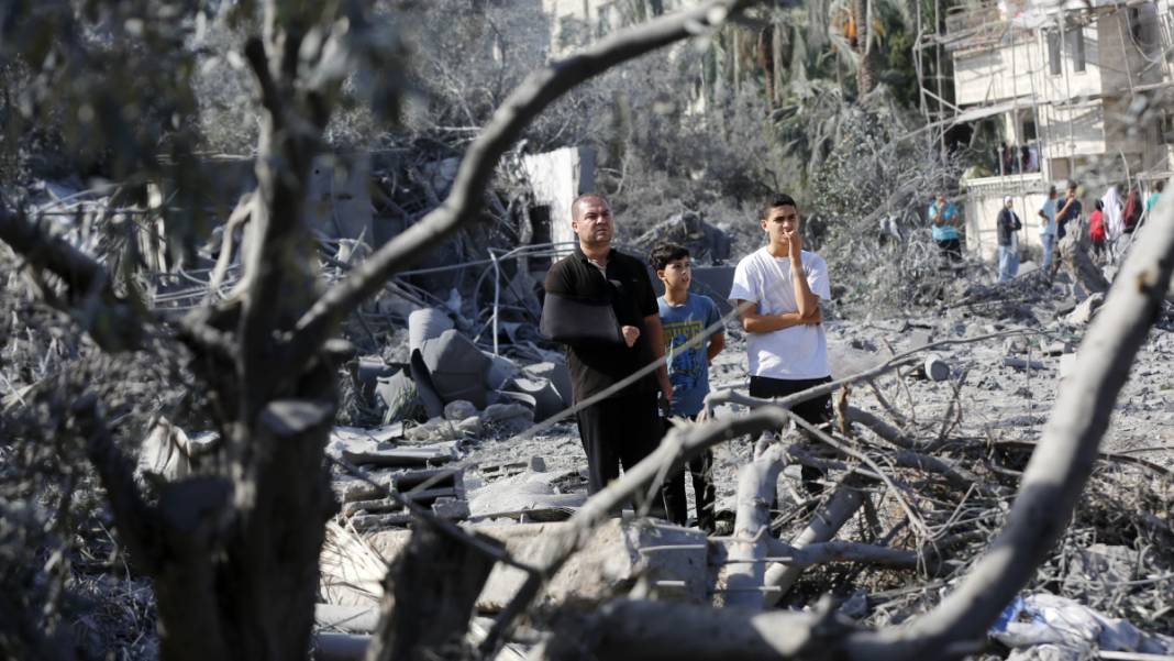 Gazze 31 gündür bombalanıyor... 'İnsanlık' ateş altında 10